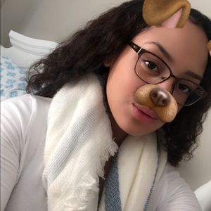 Meet your Posher, Cierra